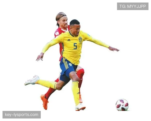 故意触球与球的意外折射，这些犯规判罚怎么区分？